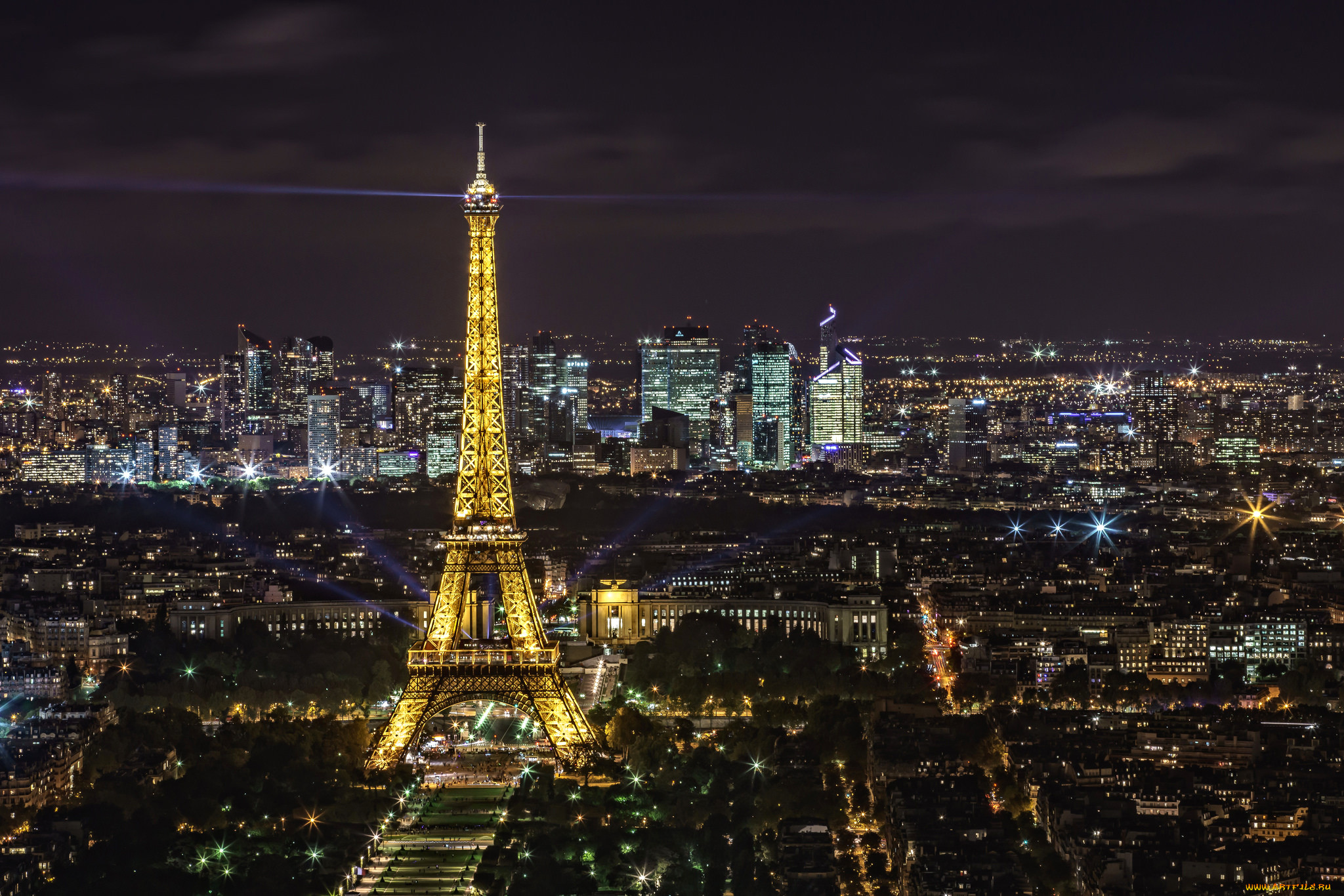 Night france. Эйфелева башня в Париже. Ночной Париж Эйфелева башня. Эйфель башня ночью. Франция эльфивая башня ночью.